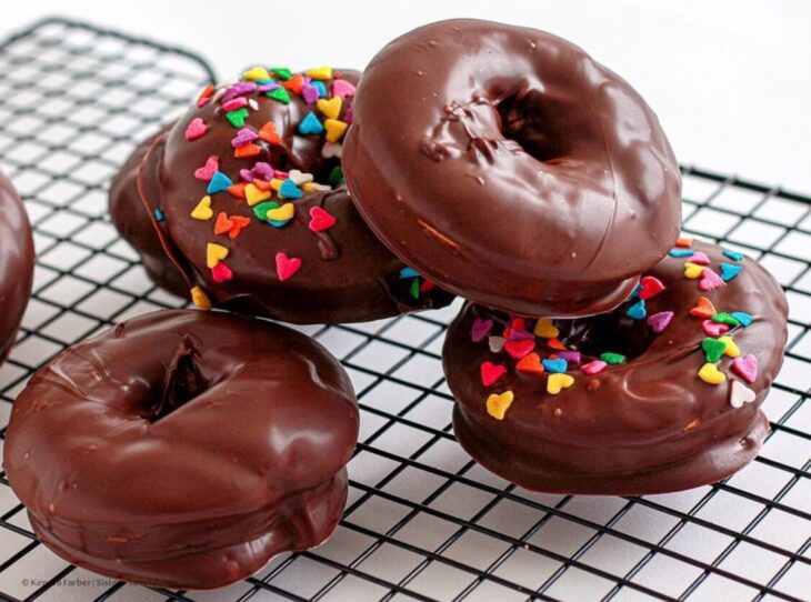 chocolate donuts using simply delish