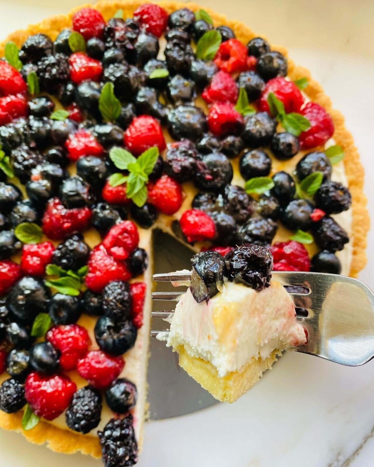 keto berry tart