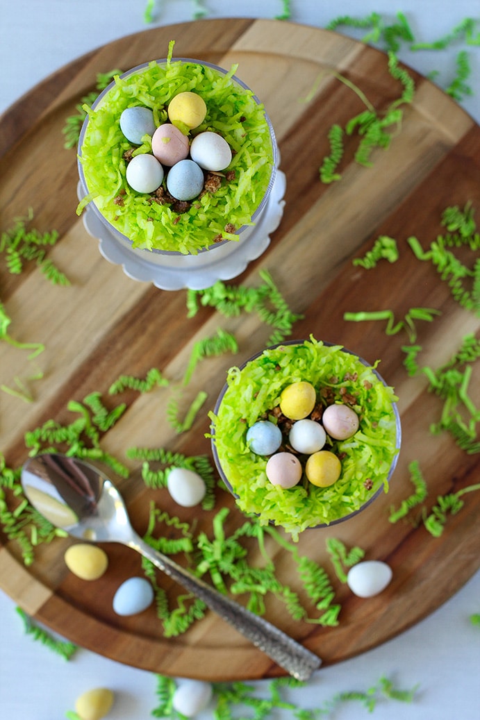 Easter Egg Pudding Cups by @klean.kate top view