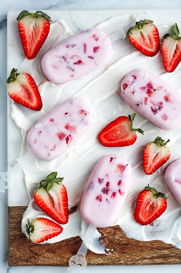 Simply Delish Strawberry Frozen Yogurt Pops by @klean.kate Top View