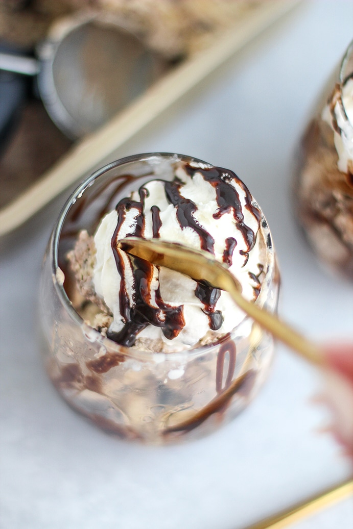 Goodie Girl Cookies x Simply Delish Butterscotch Brownie Sundae by @klean.kate close up with spoon