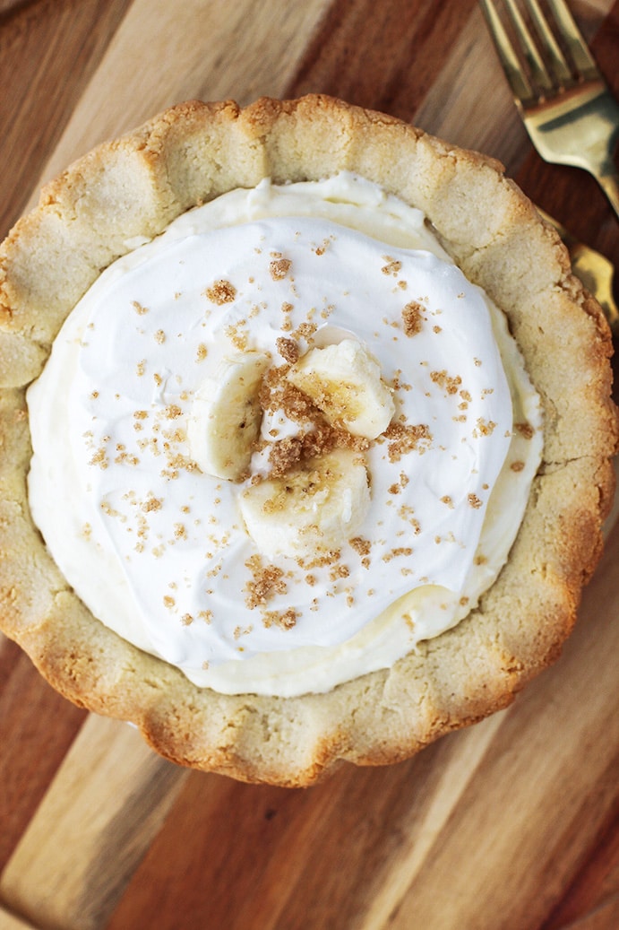 Simply Delish Keto Banana Cream Pie by @klean.kate top view