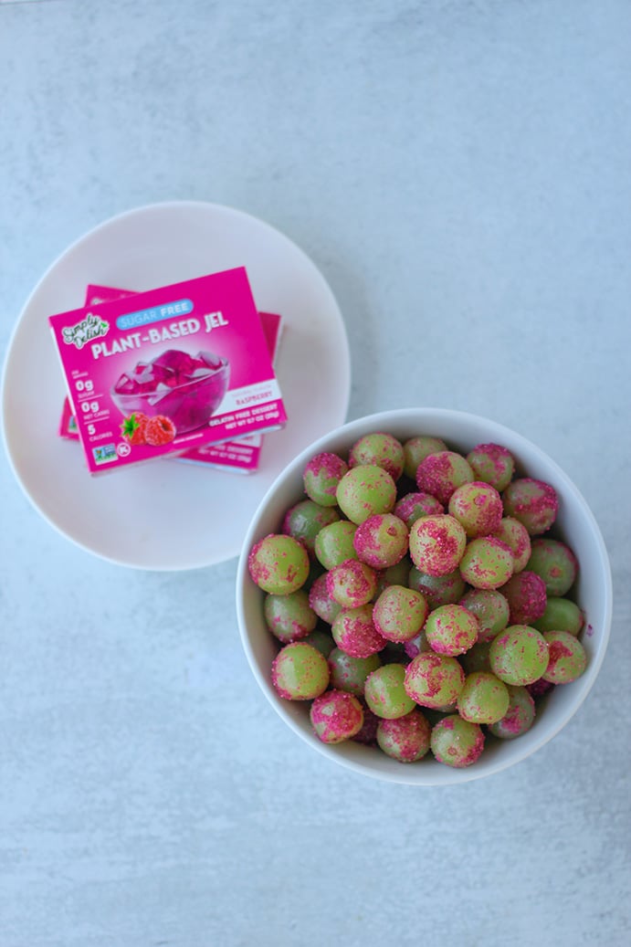 Frozen Grape Candy by @klean.kate with Simply Delish Raspberry Jel top view