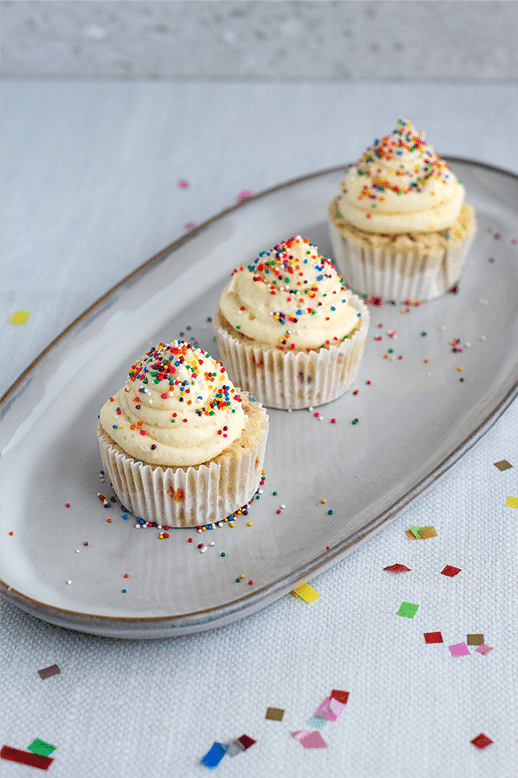 Microwave Confetti Cupcakes by @klean.kate showing 3 cupcakes